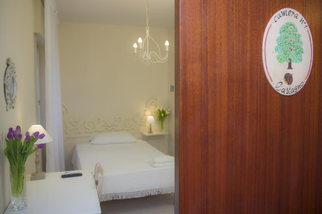 Il Linchetto Bed and Breakfast Λούκα Δωμάτιο φωτογραφία